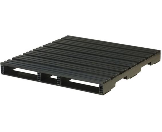 STOCKED PLASTIC PALLETS